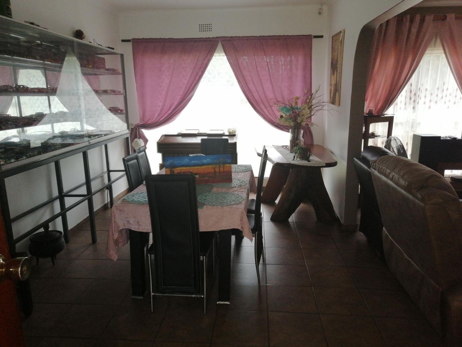 3 Bedroom Property for Sale in Geelhoutpark North West